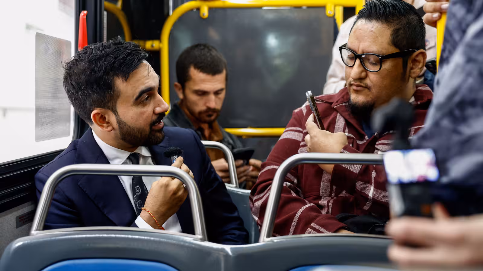 తెలుగు రాష్ట్రాలను కాపీ కొట్టిన న్యూయార్క్ కొత్త మేయర్.. అక్కడ కూడా ఉచిత బస్సు ప్రయాణం