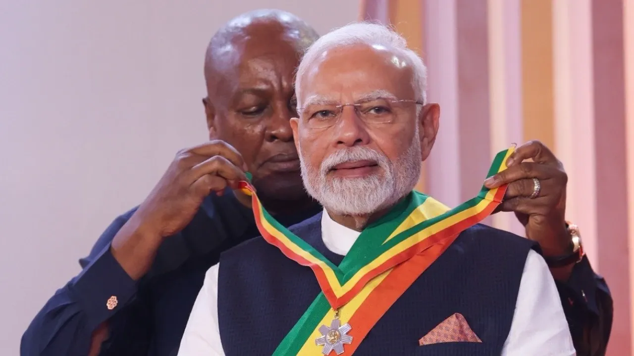 ఘనాలో ప్రధాని మోదీకి అపూర్వ స్వాగతం.. ఆ దేశ అత్యున్నత పురస్కారంతో సత్కారం